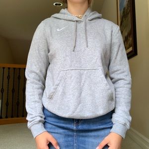 Grey Nike women’s sweatshirt
